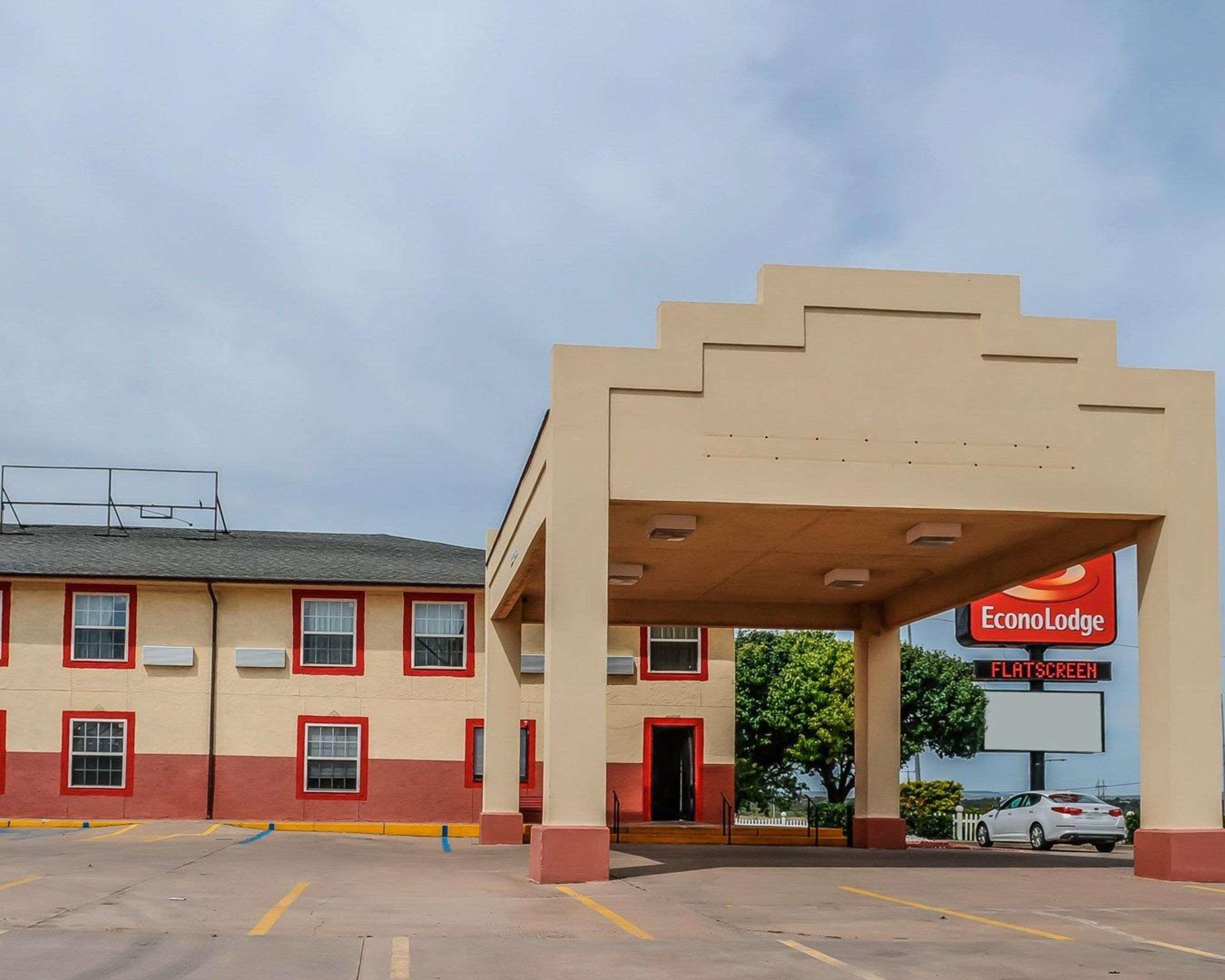 Econo Lodge Tucumcari Route 66 Exterior photo