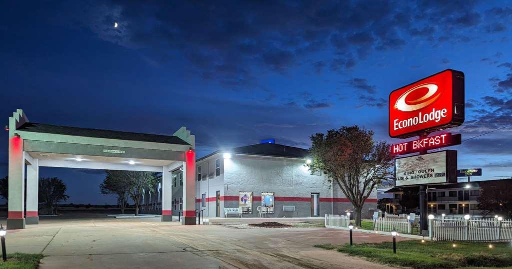 Econo Lodge Tucumcari Route 66 Exterior photo