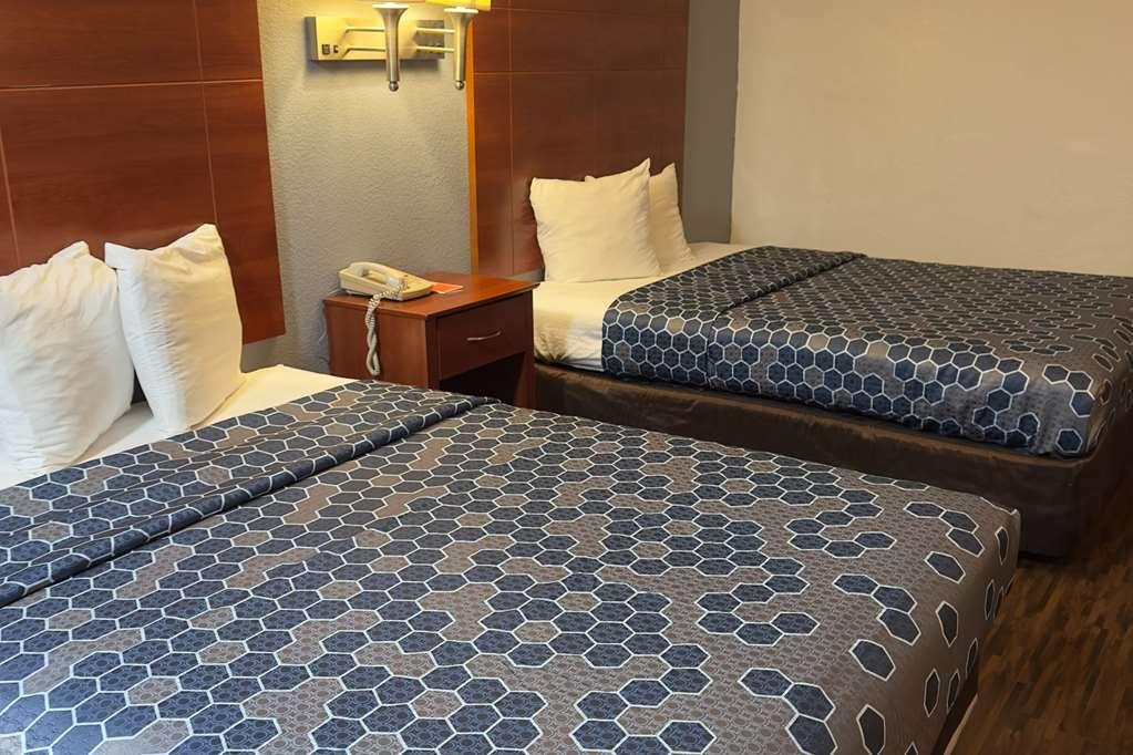 Econo Lodge Tucumcari Route 66 Room photo