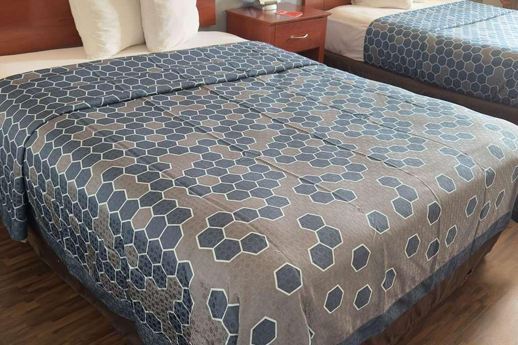 Econo Lodge Tucumcari Route 66 Room photo