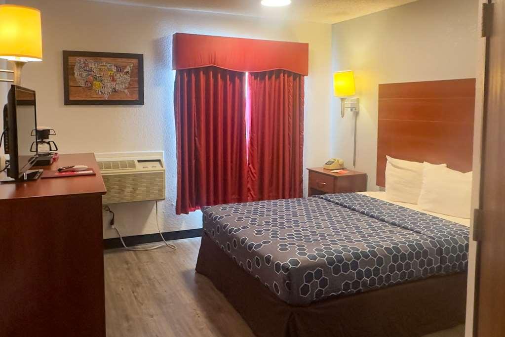 Econo Lodge Tucumcari Route 66 Room photo