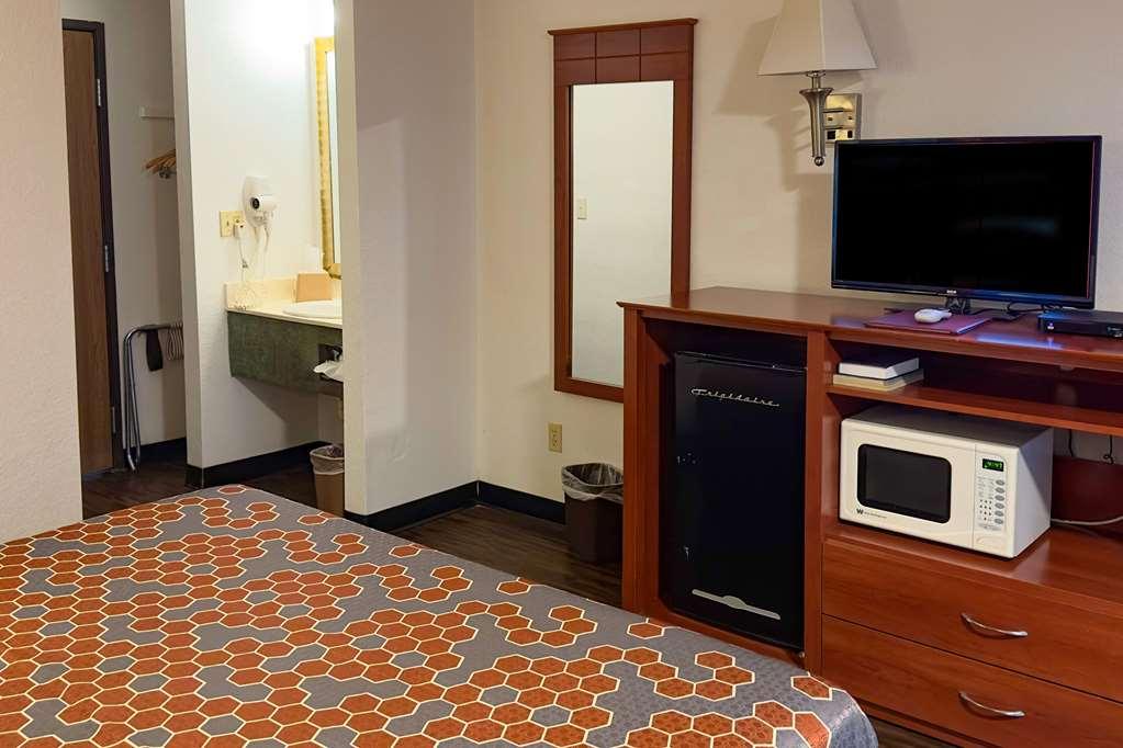 Econo Lodge Tucumcari Route 66 Room photo
