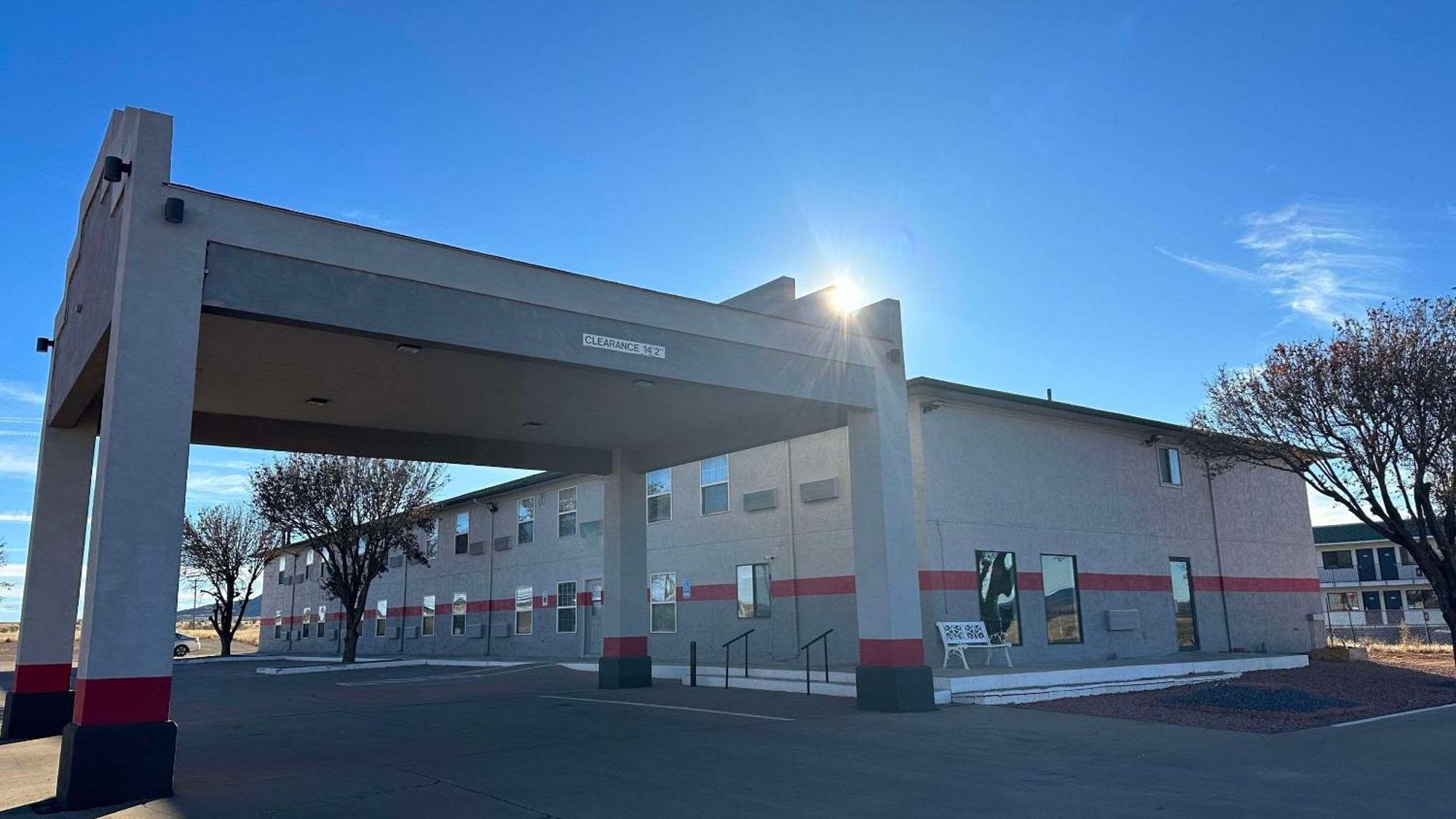 Econo Lodge Tucumcari Route 66 Exterior photo