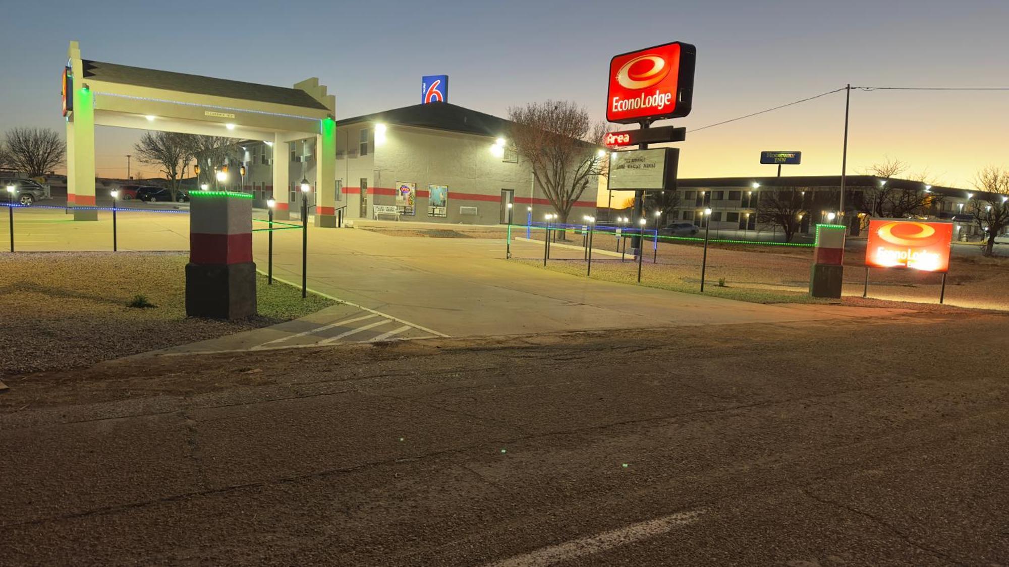 Econo Lodge Tucumcari Route 66 Exterior photo