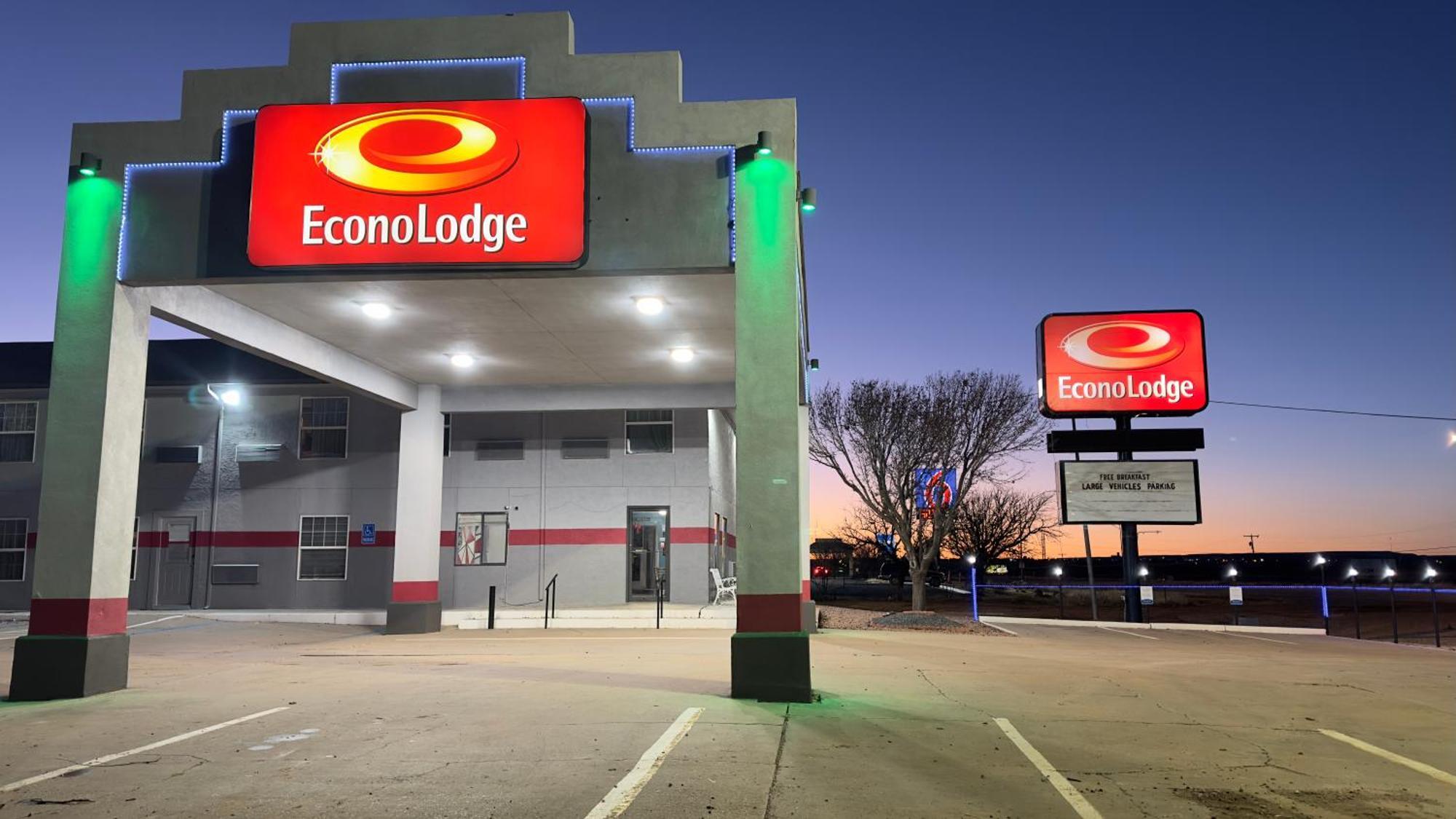 Econo Lodge Tucumcari Route 66 Exterior photo