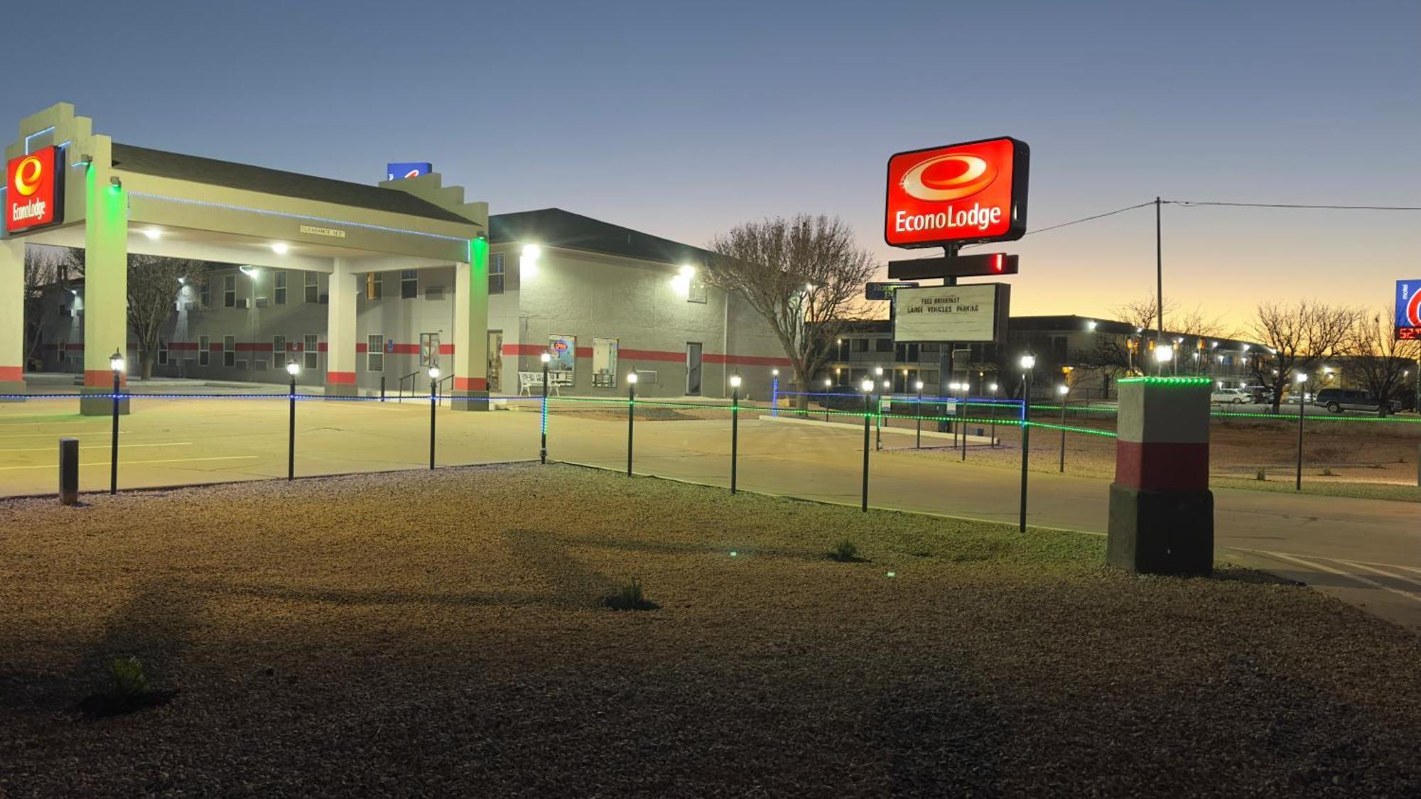 Econo Lodge Tucumcari Route 66 Exterior photo