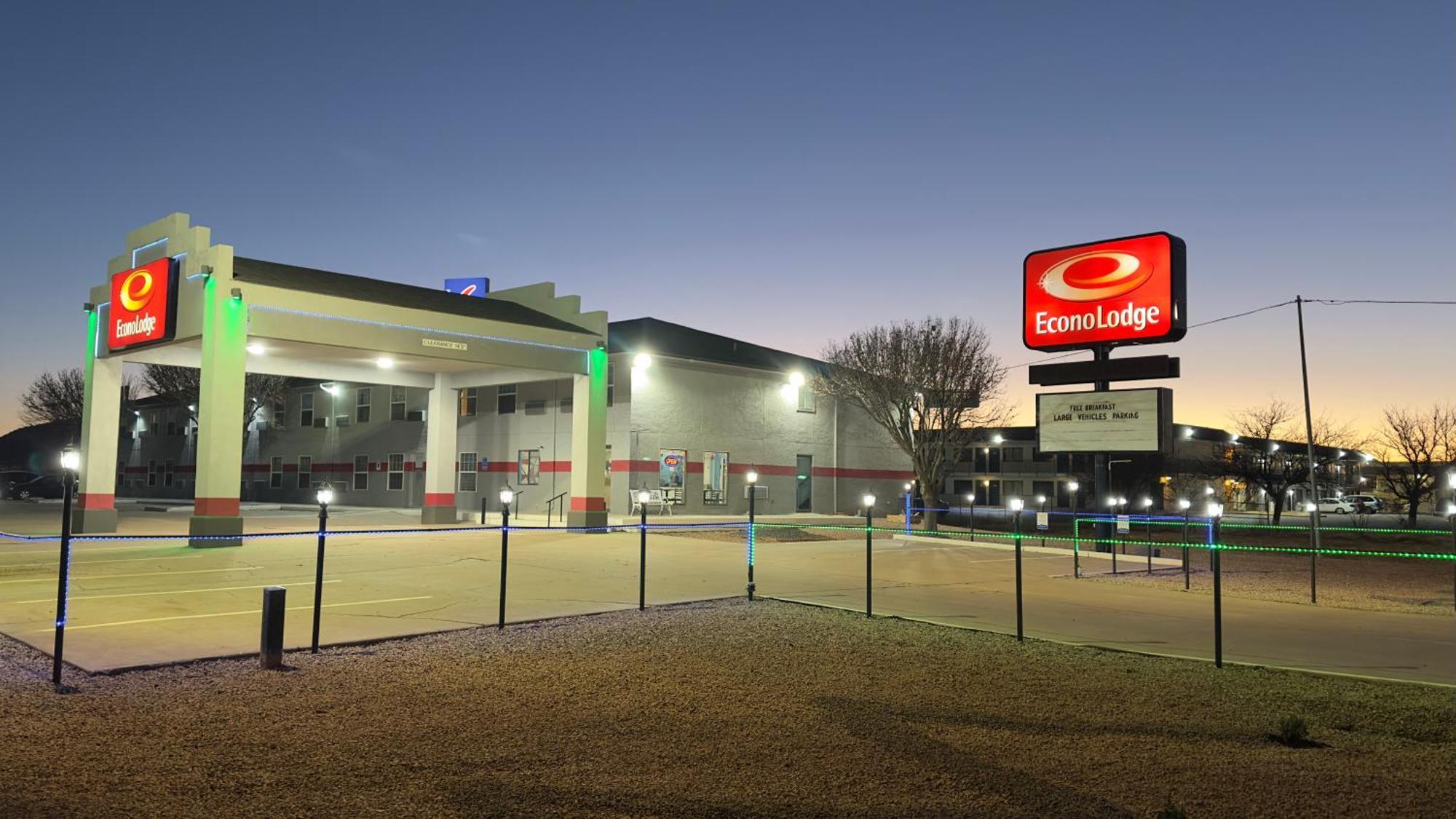 Econo Lodge Tucumcari Route 66 Exterior photo