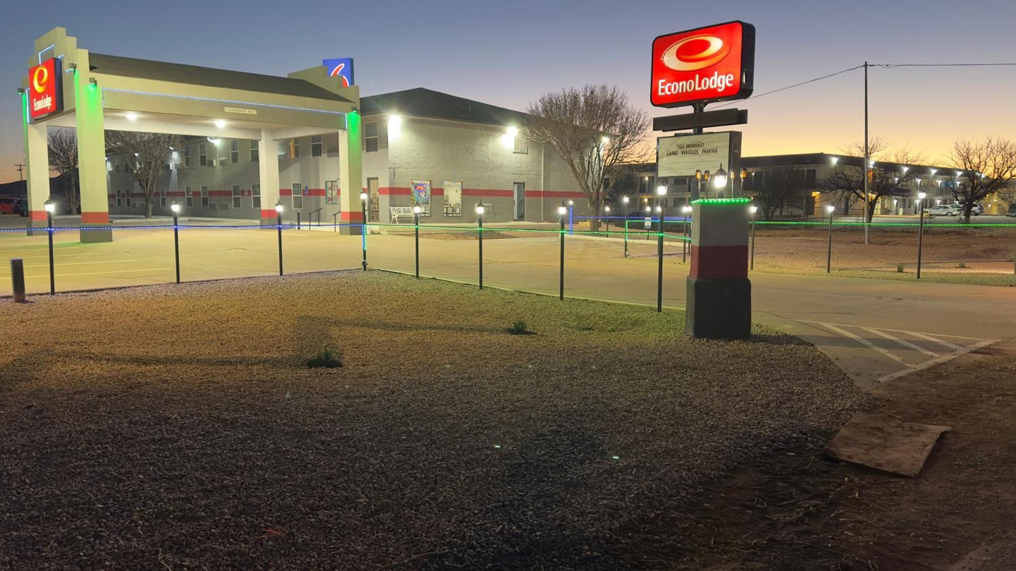 Econo Lodge Tucumcari Route 66 Exterior photo