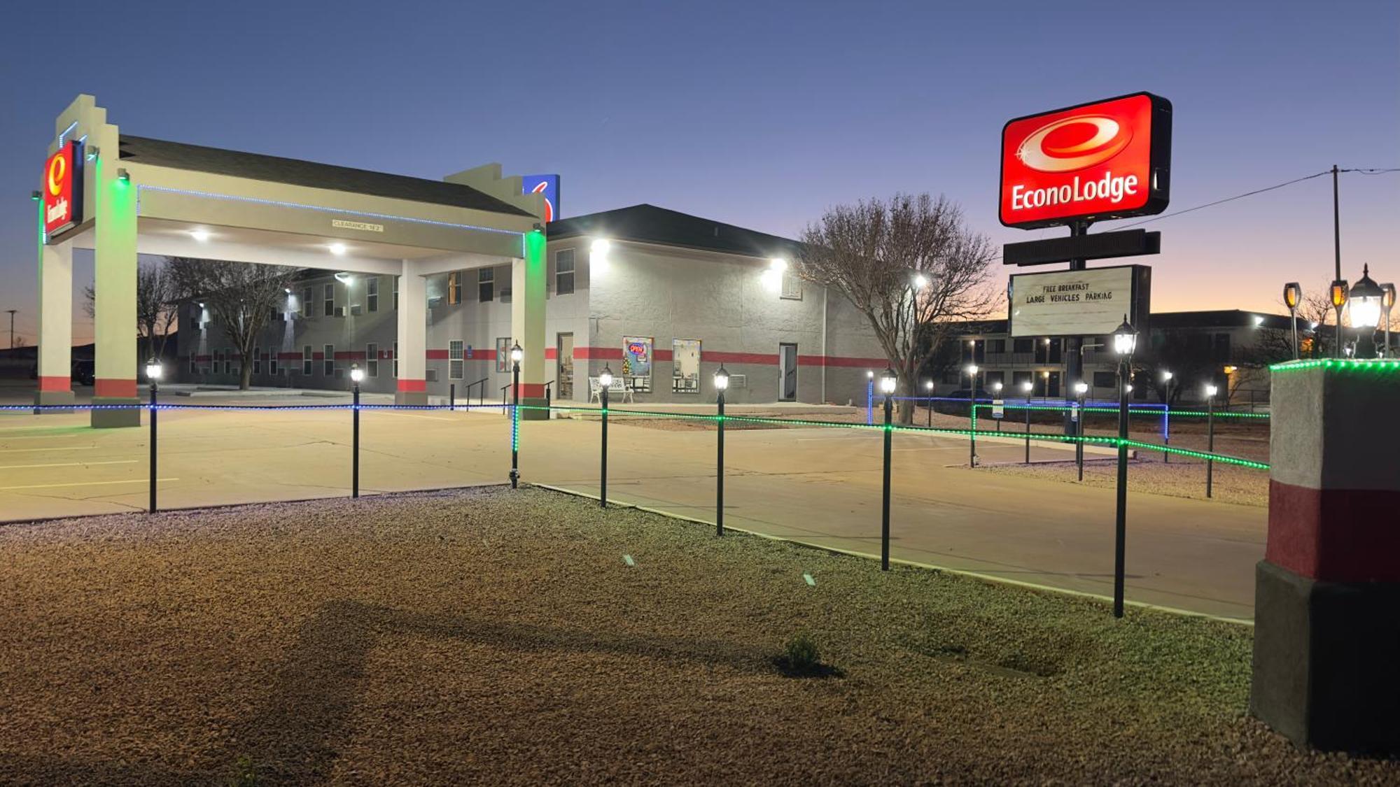 Econo Lodge Tucumcari Route 66 Exterior photo