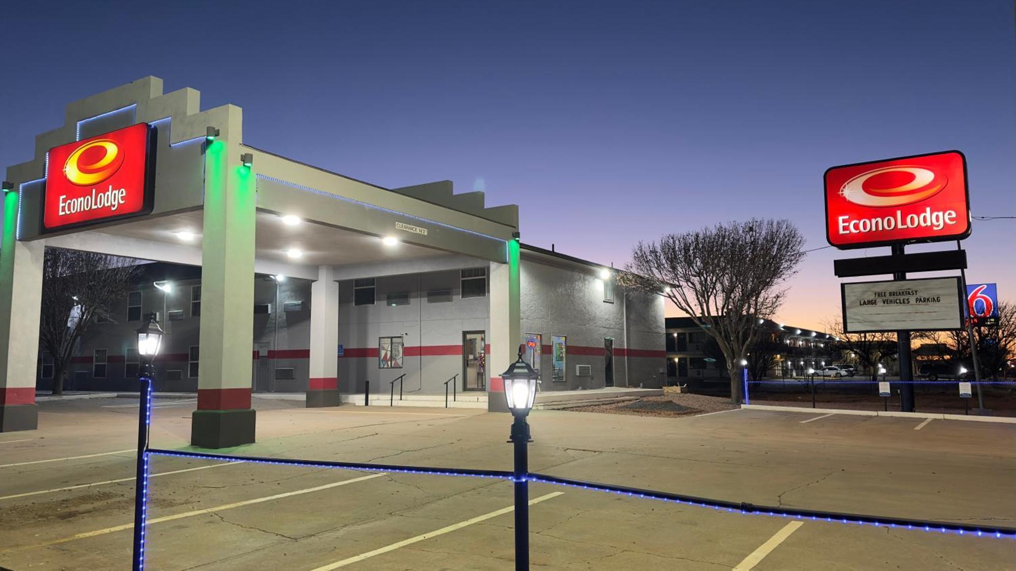 Econo Lodge Tucumcari Route 66 Exterior photo